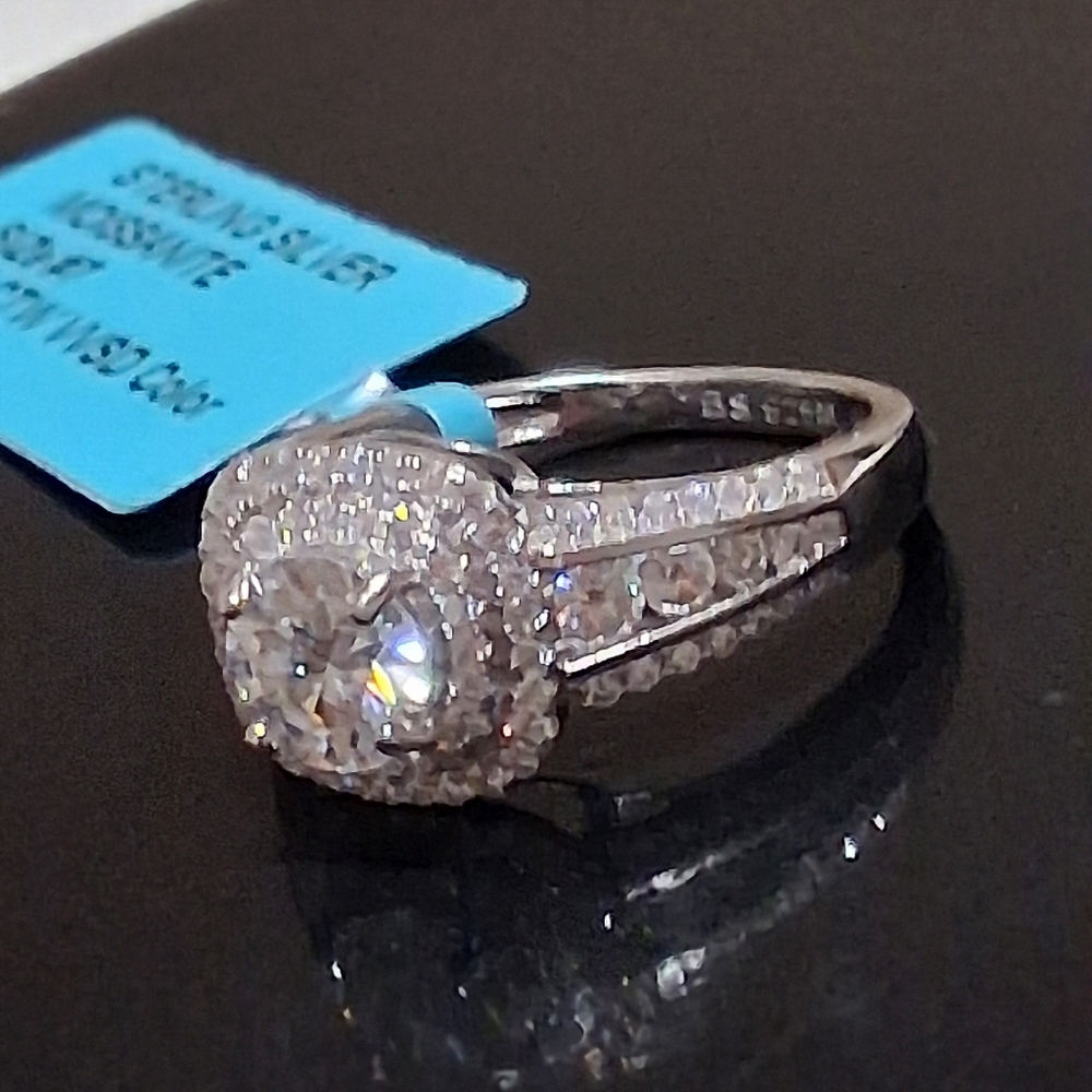 Moissanite Diamond Ring Set In 925 Sterling Silver Size 7 - Picture 4 of 11